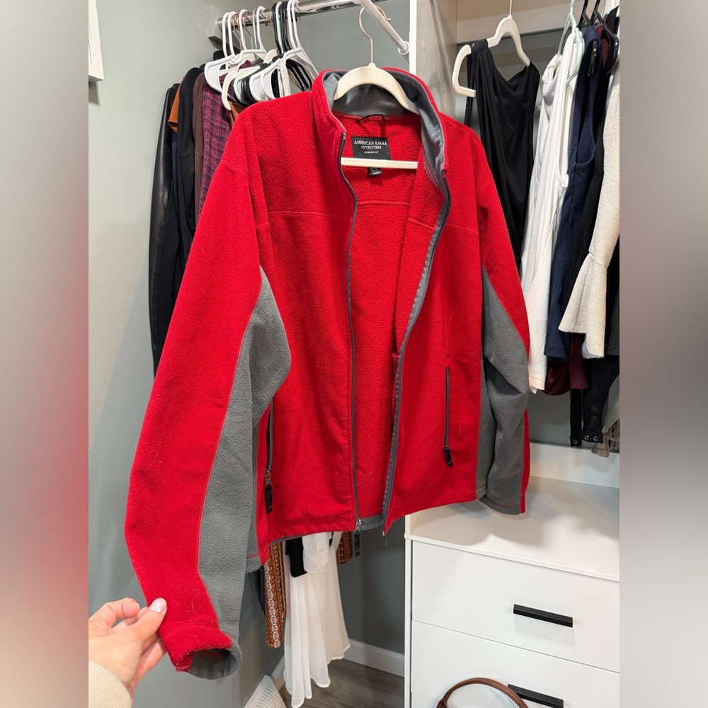 American Eagle red & grey men’s zip up fleece XL